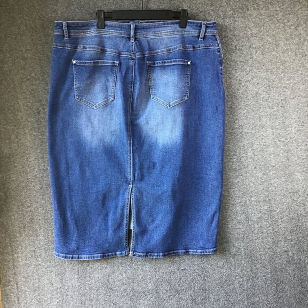 Denim Skirt Sz 18‎ Patchwork Distressed - Picture 2 of 7